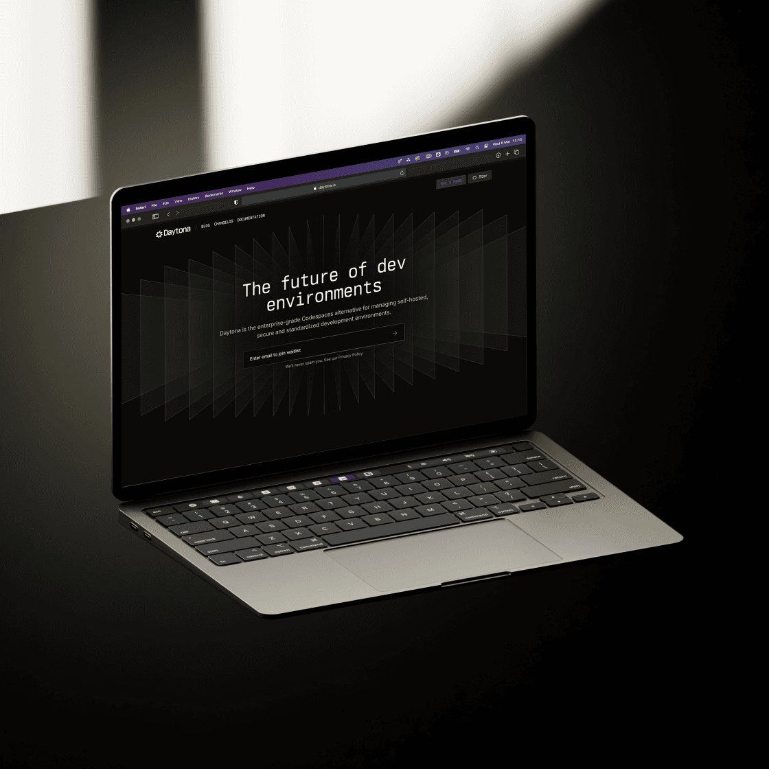 Daytona landing page laptop mockup